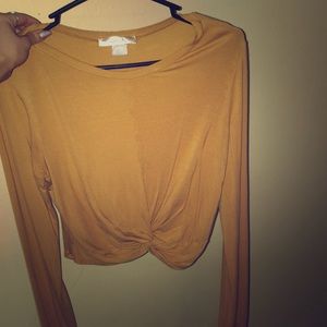 Twisted front long sleeve